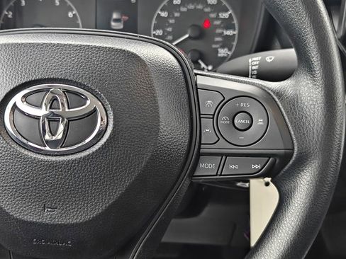 Used 2025 Toyota Corolla LE image 22