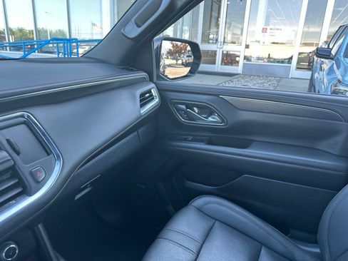 Used 2023 Chevrolet Suburban RST AWD/4WD image 43
