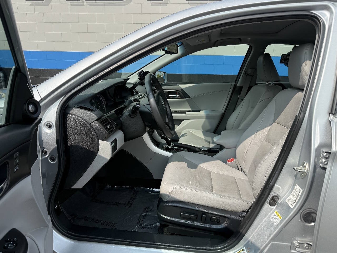 Used 2013 Honda Accord EX-L image 9