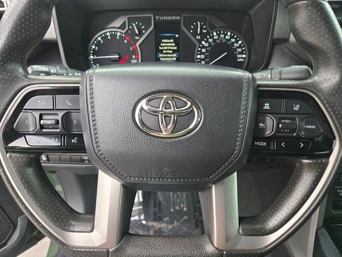 Used 2022 Toyota Tundra SR5 w/ SR5 Convenience Package AWD/4WD image 22