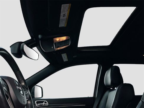 Used 2020 Jeep Grand Cherokee Limited image 21