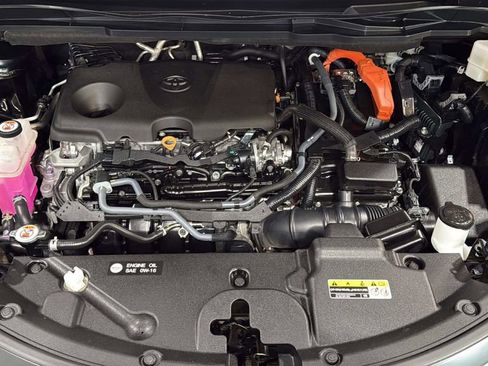 Used 2024 Toyota Sienna LE AWD/4WD image 39