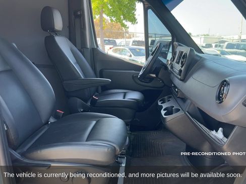 Used 2024 Mercedes-Benz Sprinter 2500 image 13