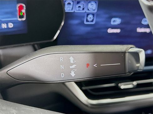 New 2026 Chevrolet Equinox EV LT image 12