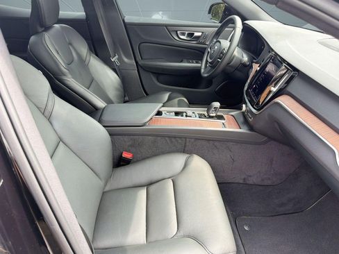Certified 2023 Volvo S60 B5 Plus AWD/4WD image 30