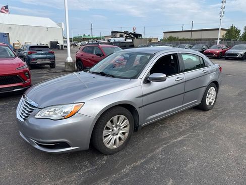 Used 2013 Chrysler 200 LX FWD image 3