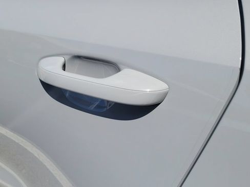 Used 2025 Kia Sorento S FWD image 12