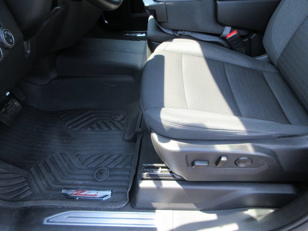 Certified 2024 Chevrolet Silverado 1500 LT AWD/4WD image 23