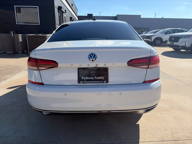Used 2020 Volkswagen Passat 2.0T SEL FWD image 7