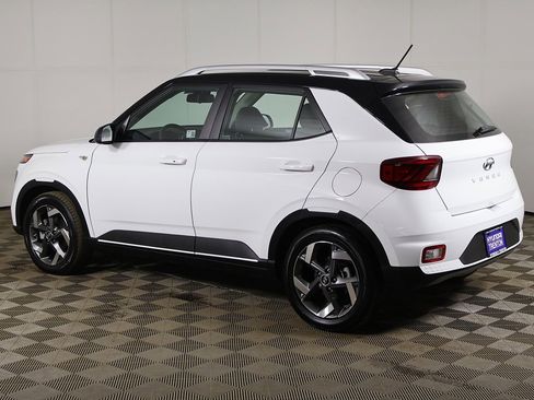 Certified 2025 Hyundai Venue Limited image 8