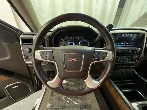 Used 2018 GMC Sierra 1500 SLT w/ SLT Premium Package AWD/4WD image 11