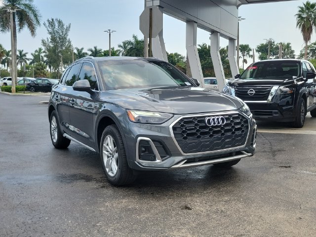 Used 2023 Audi Q5 2.0T Premium w/ Convenience Package AWD/4WD image 3