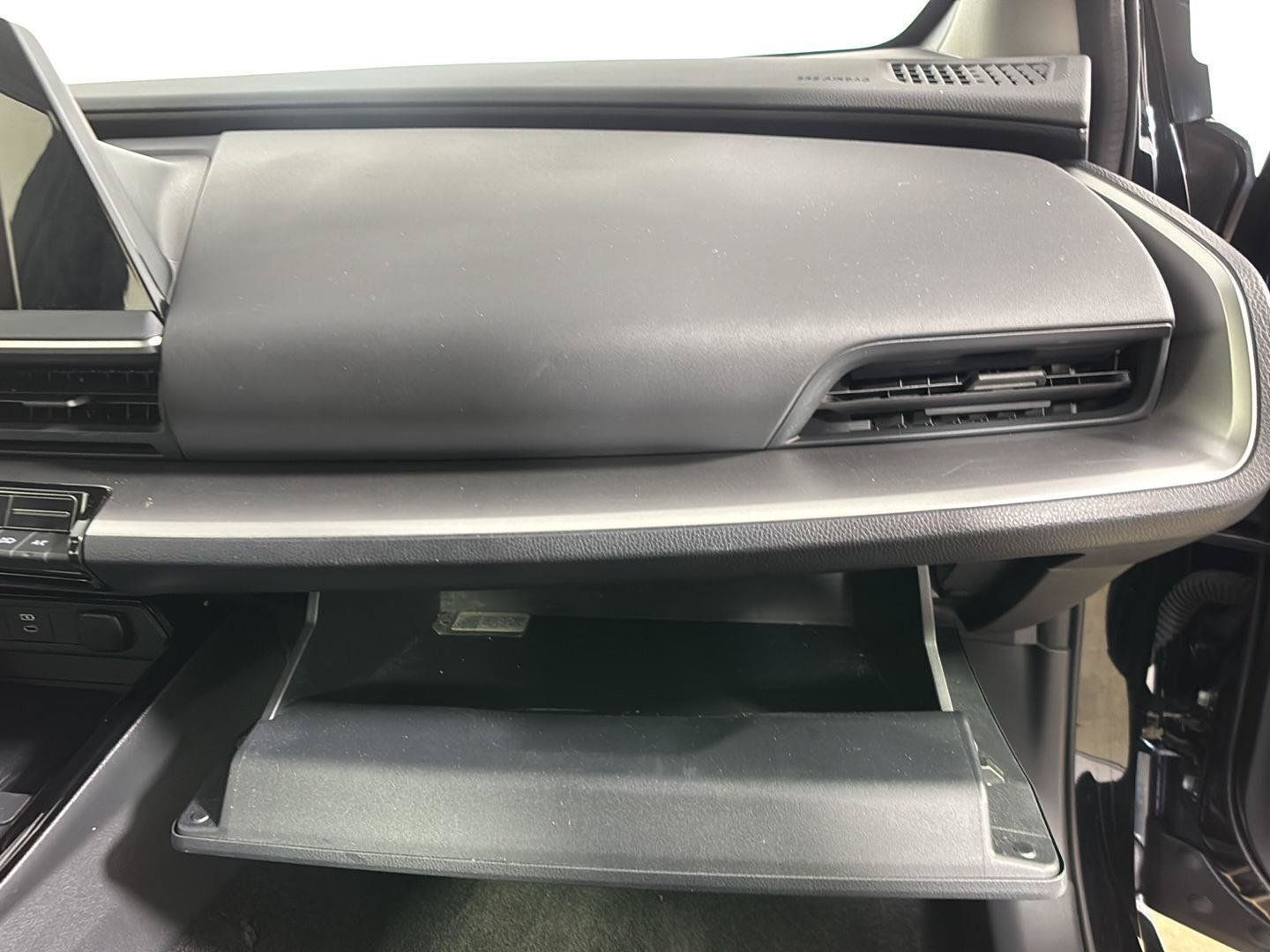 Used 2025 Toyota Prius LE FWD image 26