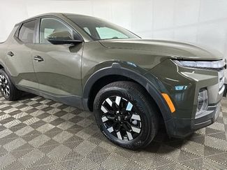 Used 2025 Hyundai Santa Cruz SE FWD video 2