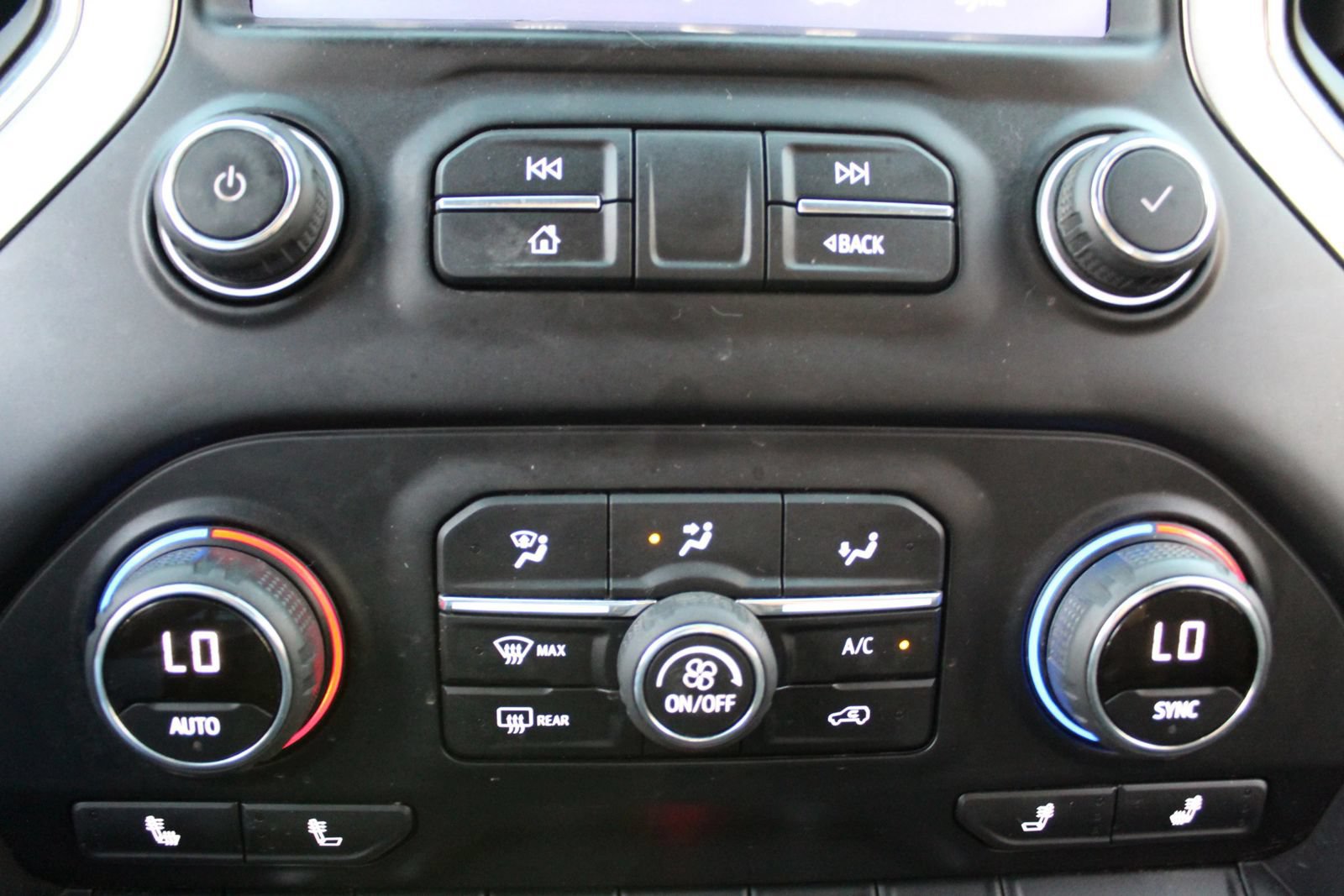 Used 2020 Chevrolet Silverado 1500 LT w/ All-Star Edition AWD/4WD image 21