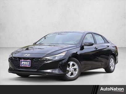 Certified 2023 Hyundai Elantra SE w/ Preferred Accessory Package