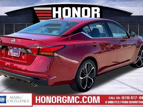 Used 2024 Nissan Altima 2.5 SR FWD image 7
