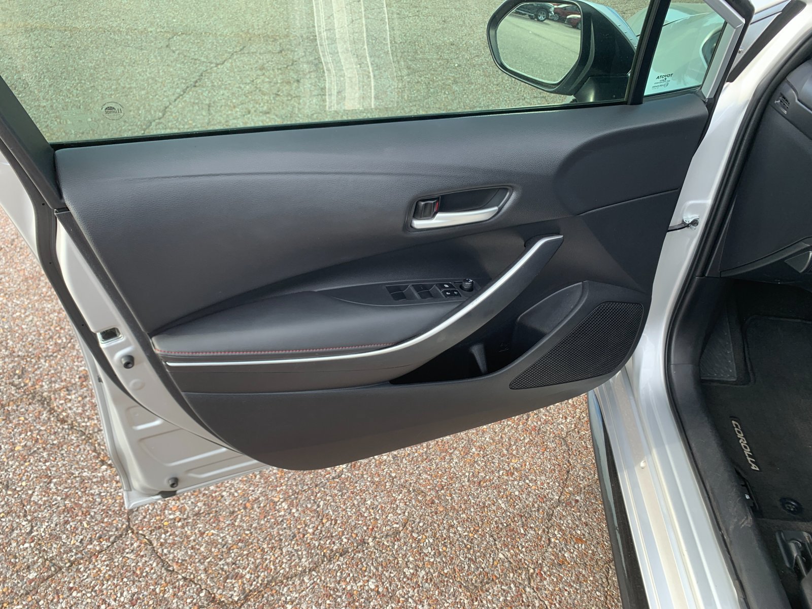 Used 2023 Toyota Corolla SE FWD image 13