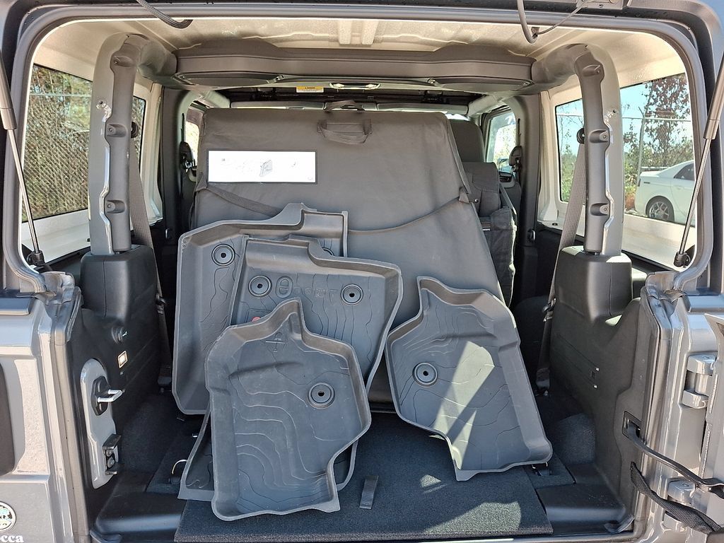 Used 2021 Jeep Wrangler Sport AWD/4WD image 28