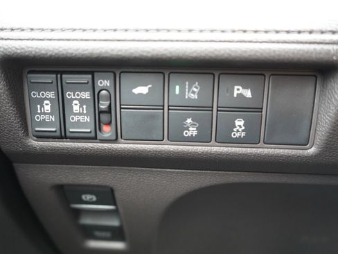 Used 2018 Honda Odyssey Elite image 14