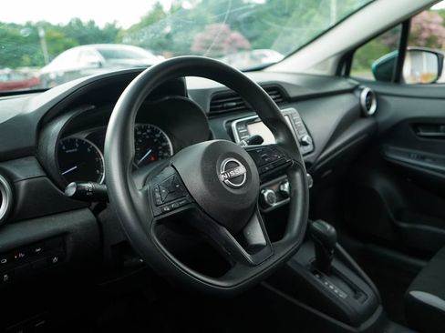 Used 2025 Nissan Versa S w/ Electronics Package FWD image 6