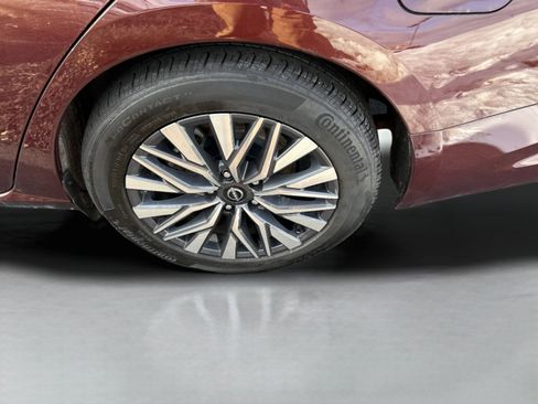 Used 2025 Nissan Altima 2.5 SV image 10