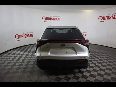 Used 2023 Toyota bZ4X XLE w/ Weather Package image 5