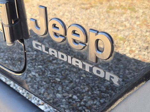 Used 2020 Jeep Gladiator Sport w/ Quick Order Package 24S image 4