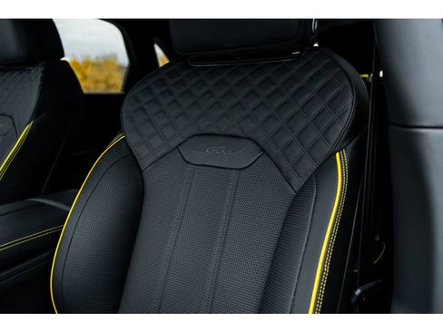 Used 2023 Bentley Bentayga Speed image 27