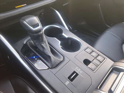 Certified 2025 Toyota Highlander XLE image 14