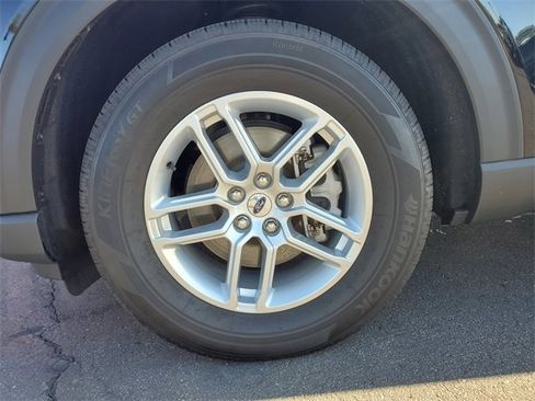 Used 2025 Ford Explorer Active w/ Active Comfort Package image 24