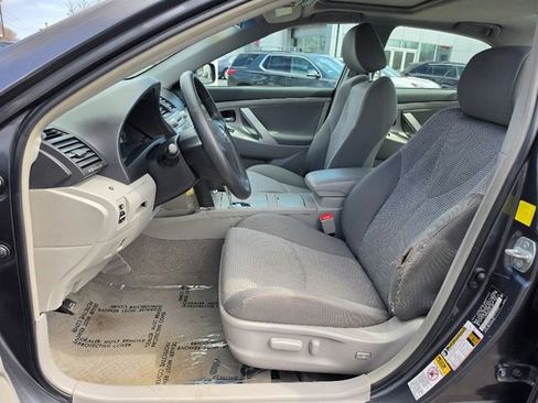 Used 2011 Toyota Camry SE w/ SE Extra-Value Pkg #1 image 21