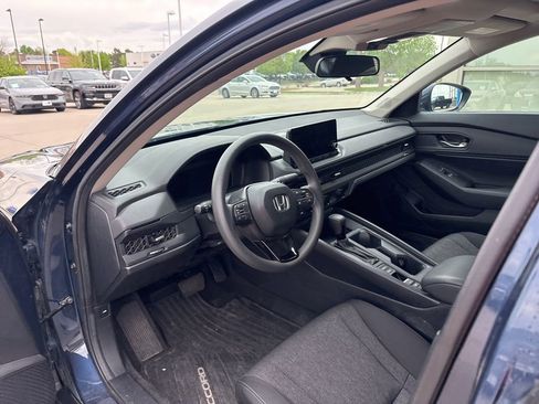 Used 2023 Honda Accord EX image 10