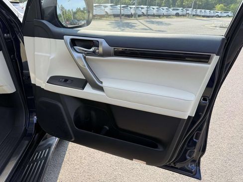 Used 2023 Lexus GX 460 Premium w/ Premium Plus Package AWD/4WD image 15