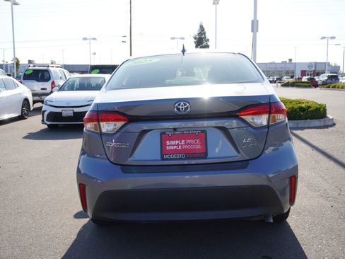 Used 2025 Toyota Corolla LE w/ Convenience Package FWD image 9