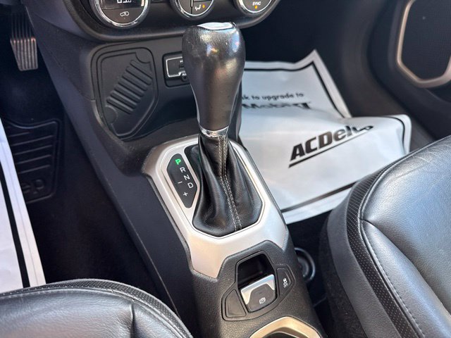 Used 2016 Jeep Renegade Limited FWD image 12