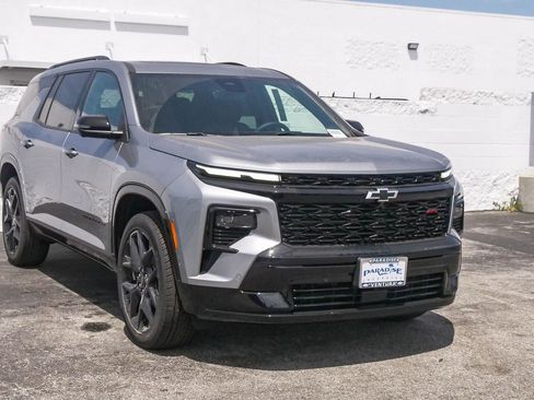 New 2026 Chevrolet Traverse RS image 3