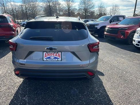 New 2026 Chevrolet Trax RS w/ Sunroof Package image 6