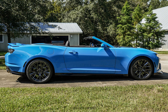 Used 2022 Chevrolet Camaro ZL1 RWD image 8