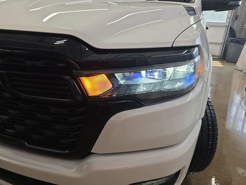 New 2026 RAM 1500 4x4 Crew Cab image 32