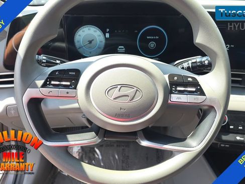 Used 2024 Hyundai Elantra SEL FWD image 16
