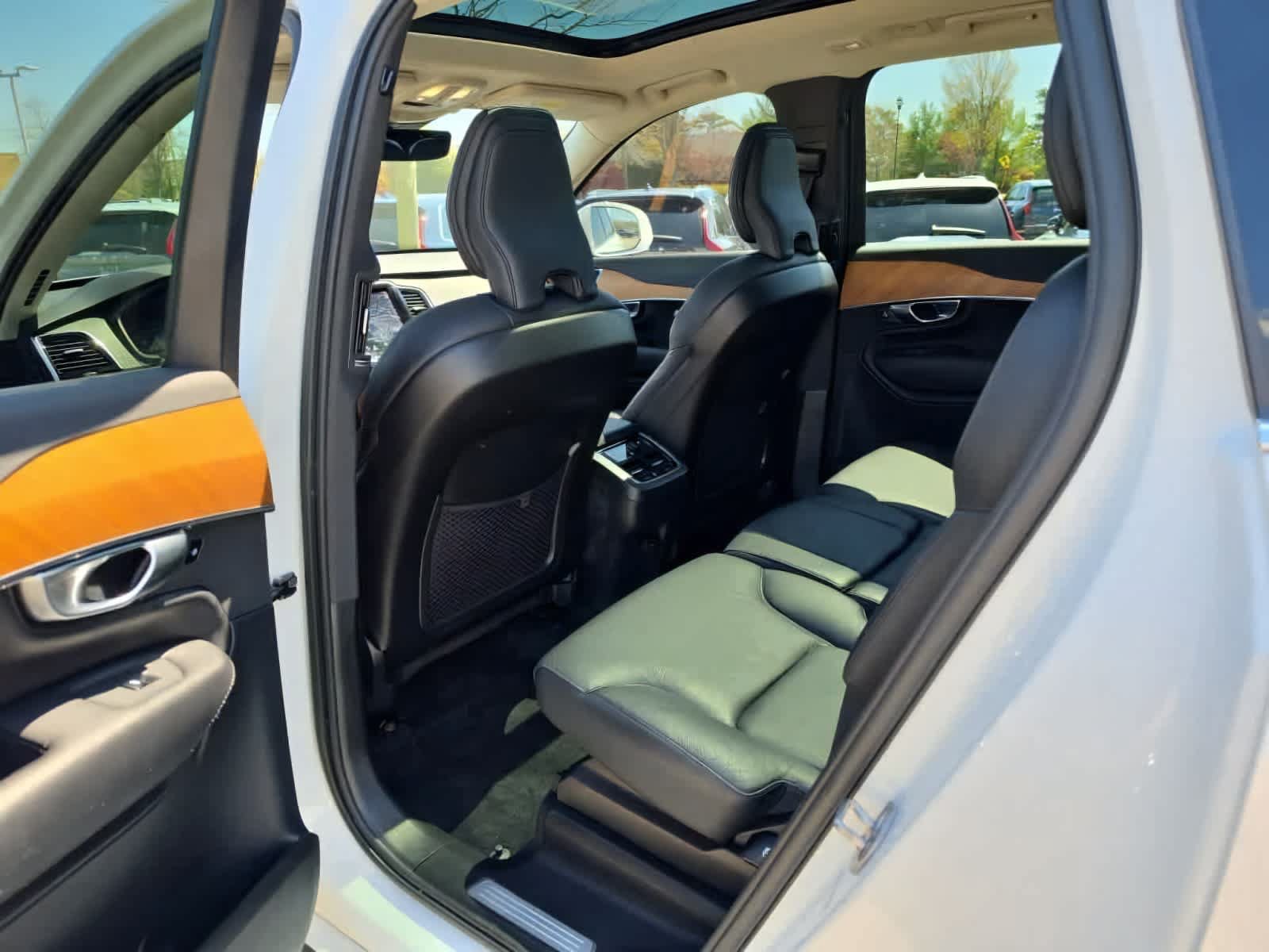 Used 2023 Volvo XC90 B5 Plus w/ Protection Package AWD/4WD image 25