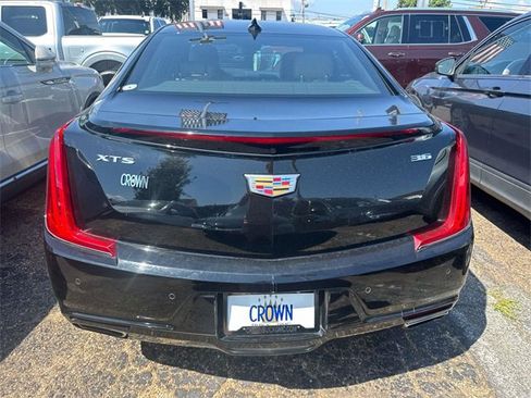 Used 2019 Cadillac XTS Platinum image 8
