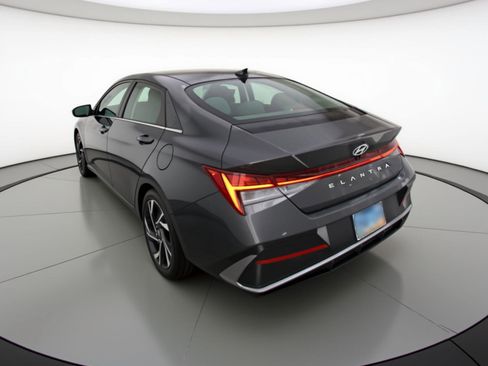 Used 2025 Hyundai Elantra SEL image 6
