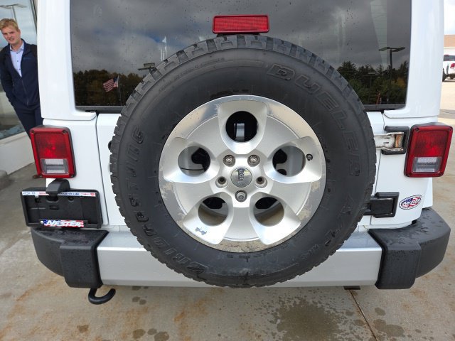 Used 2015 Jeep Wrangler Unlimited Sahara w/ Connectivity Group AWD/4WD image 63