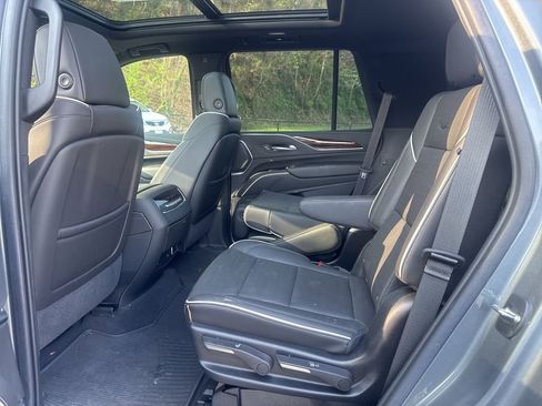 Used 2021 Cadillac Escalade Premium Luxury image 15