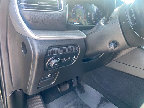 Used 2024 Jeep Wagoneer L Series II w/ Flexible Seating Group AWD/4WD image 14