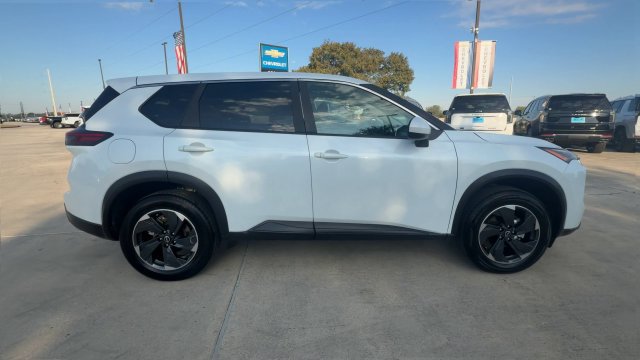 Used 2025 Nissan Rogue SV FWD image 9