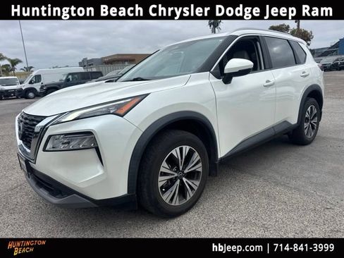 Used 2023 Nissan Rogue SV w/ SV Premium Package FWD image 1