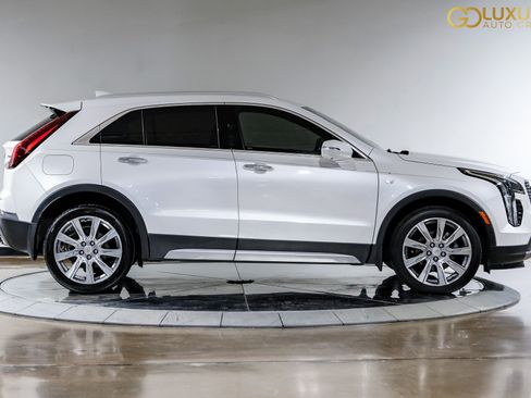 Used 2020 Cadillac XT4 Premium Luxury w/ Enhanced Visibility Package image 9